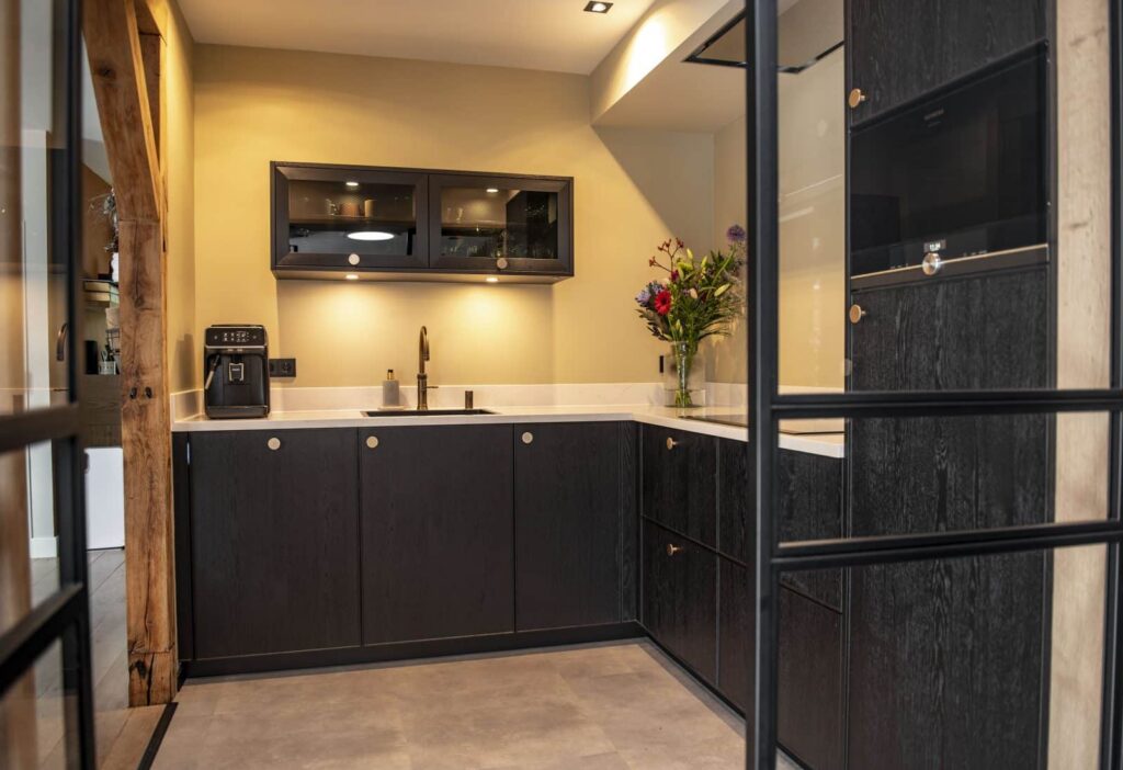 image00022-3-1600×1097